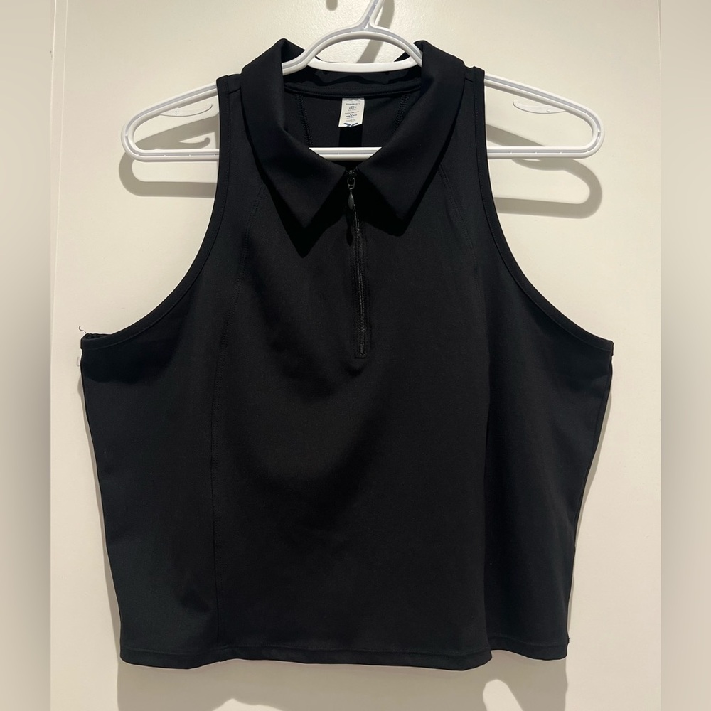 Old Navy Black Collared Athletic Cropped Tank Top